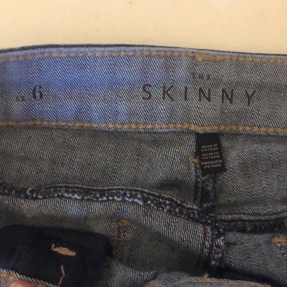 White House Black Market "The Skinny" Distressed Jeans - Size 6 - Picture 2 of 10